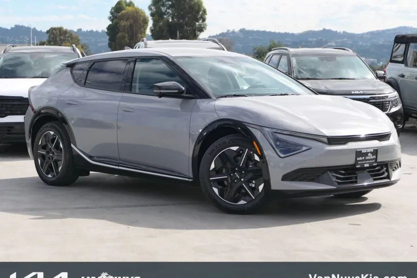 2025 Kia EV6 Wind photo 1