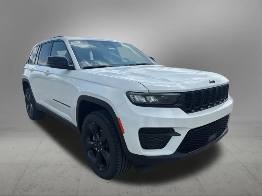 2025 Jeep Grand Cherokee Altitude photo 1