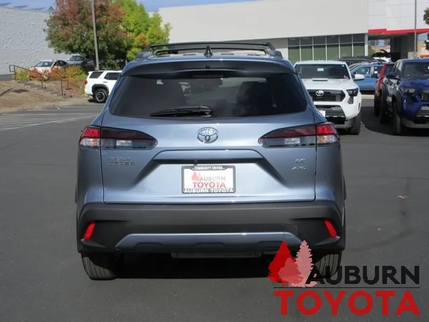 2026 Toyota Corolla Cross LE photo 1