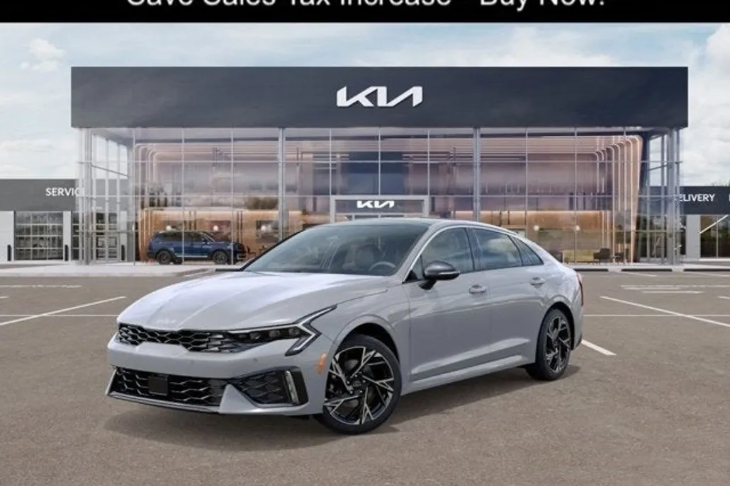 2025 Kia K5 GT-Line photo 1