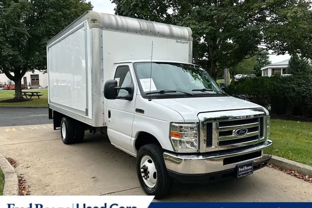 2017 Ford E-350 photo 1