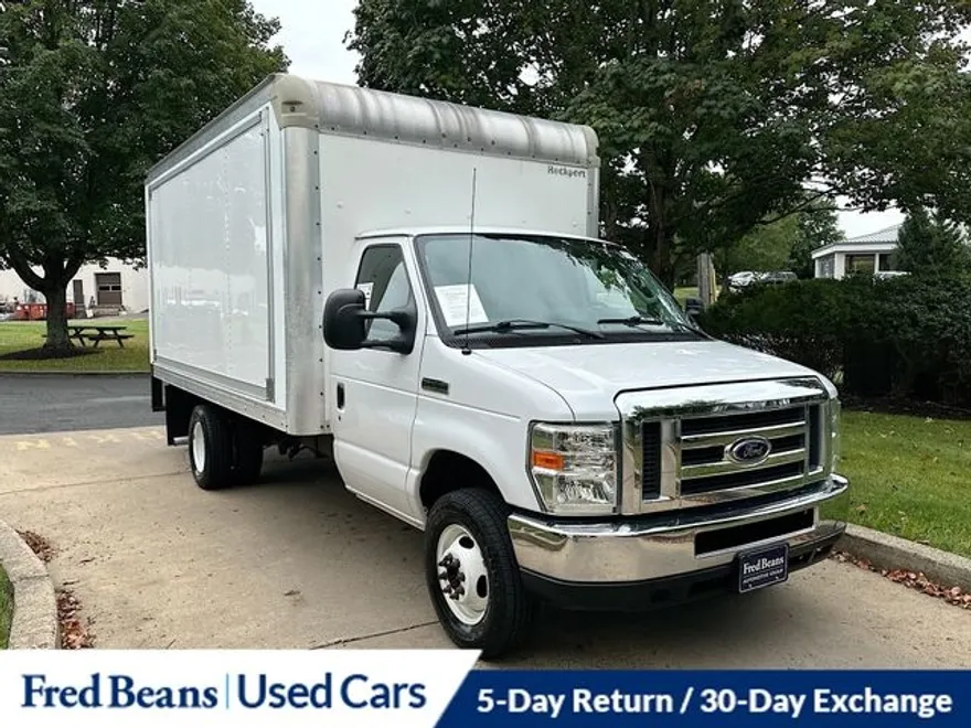 2017 Ford E-350 photo 1