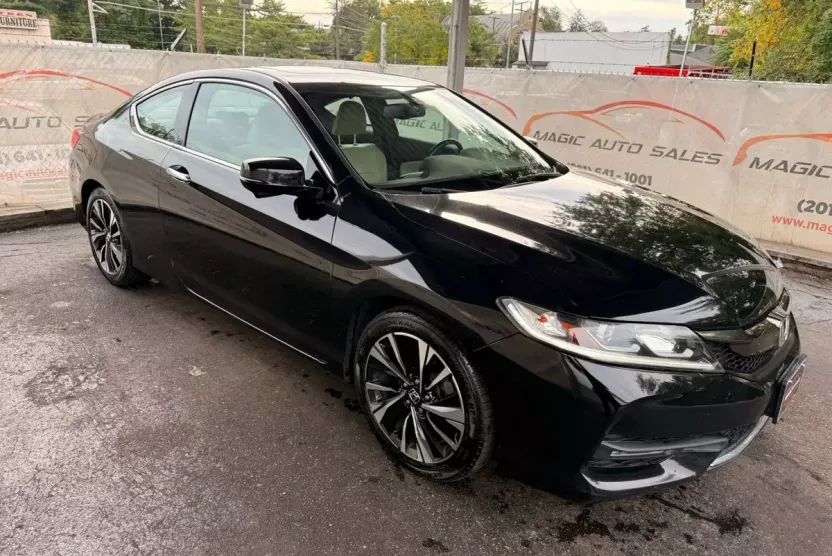 2016 Honda Accord EX-L V6 photo 1
