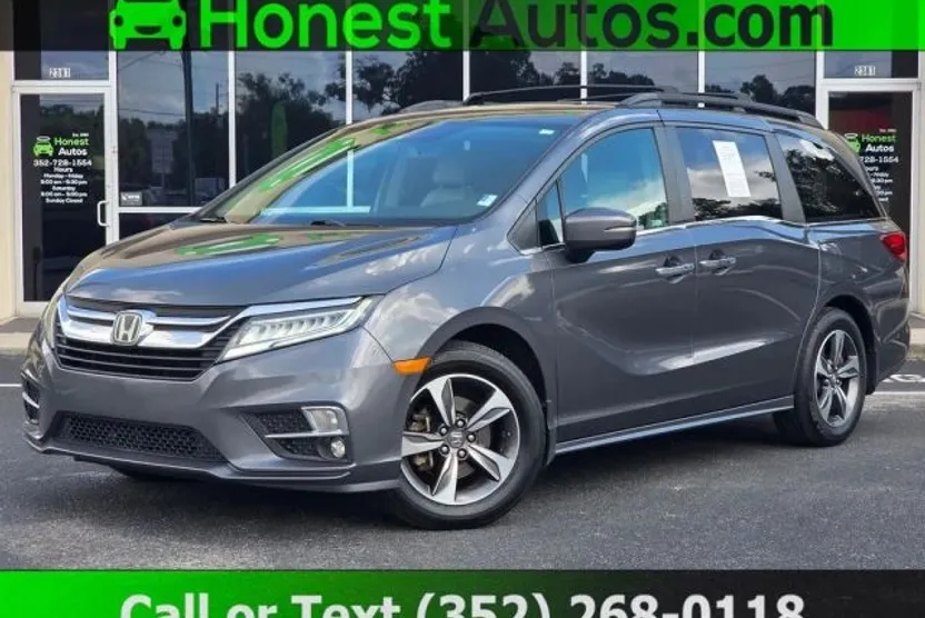 2018 Honda Odyssey Touring photo 1