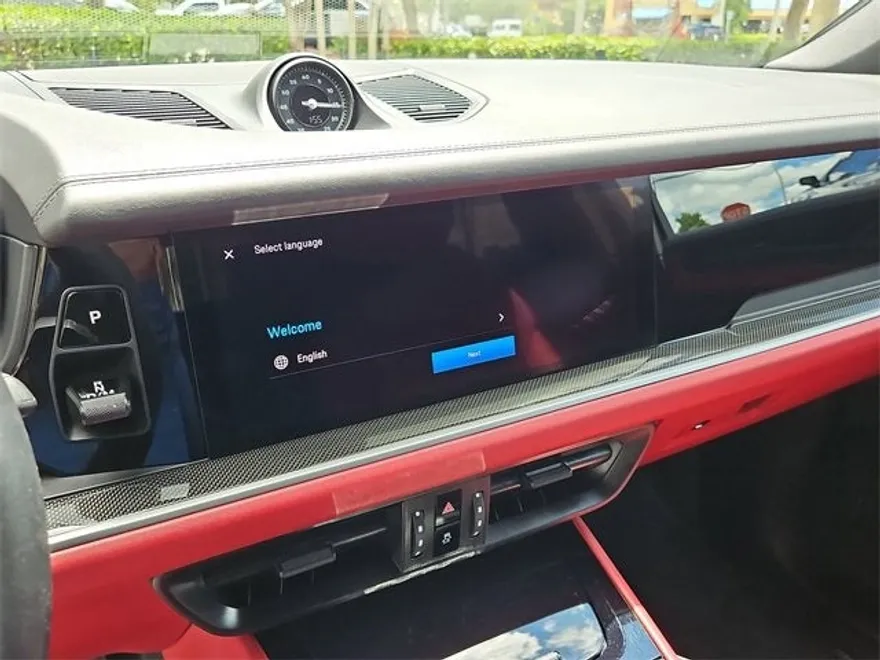 2024 Porsche Cayenne Base photo 23