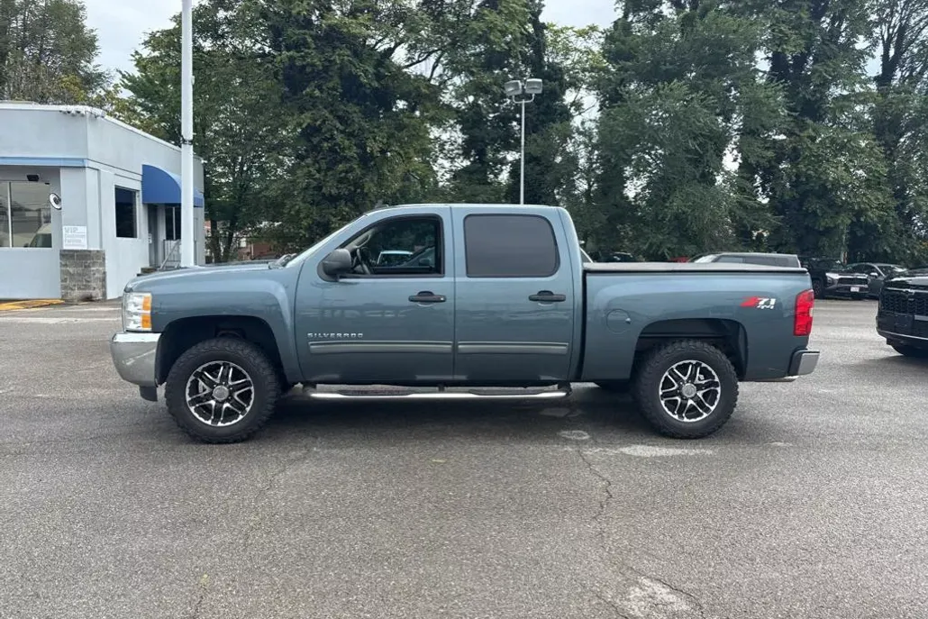 2012 Chevrolet Silverado 1500 LT photo 1