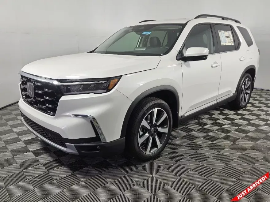 2025 Honda Pilot Touring photo 1