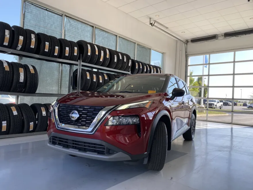 2023 Nissan Rogue AWD S photo 1
