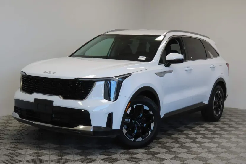 2024 Kia Sorento S photo 1