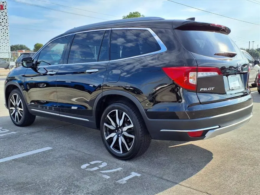 2022 Honda Pilot Touring photo 1