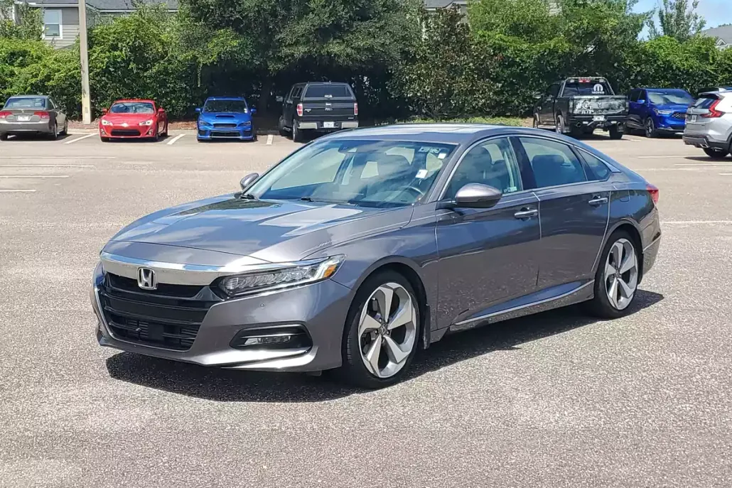 2018 Honda Accord Touring 2.0T photo 1