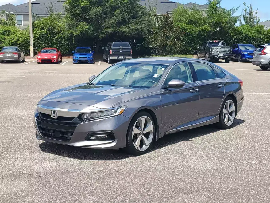 2018 Honda Accord Touring 2.0T photo 1