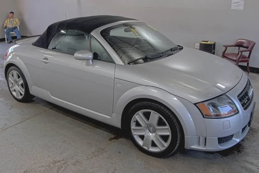 2004 Audi TT Roadster photo 1