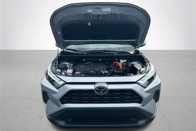 2025 Toyota RAV4 Hybrid XLE photo 1