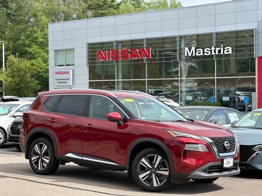 2022 Nissan Rogue SL photo 1