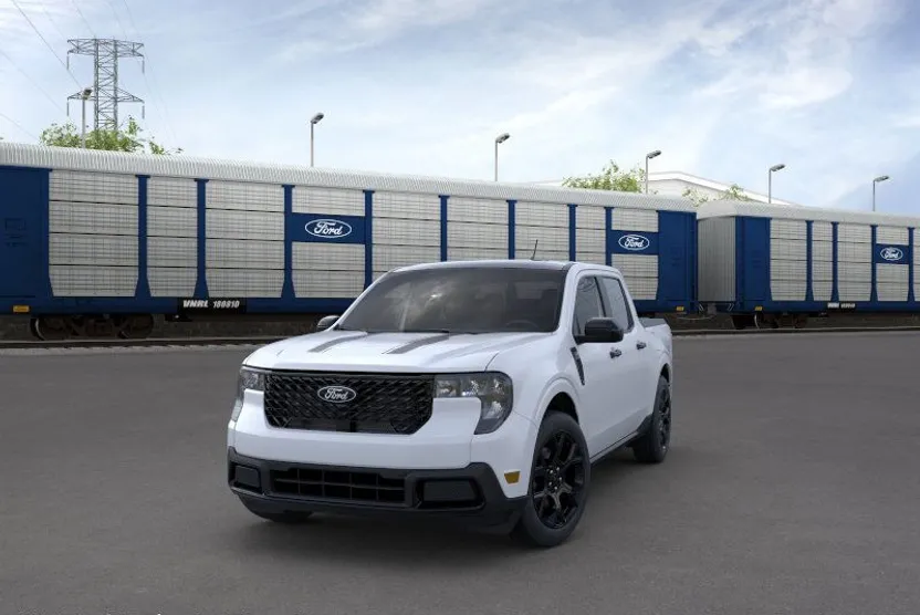 2025 Ford Maverick XLT photo 1
