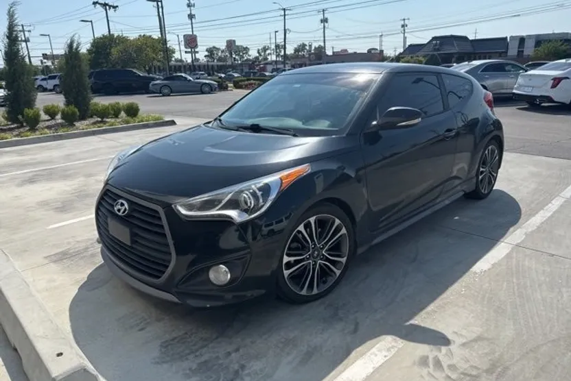 2016 Hyundai Veloster Turbo photo 1
