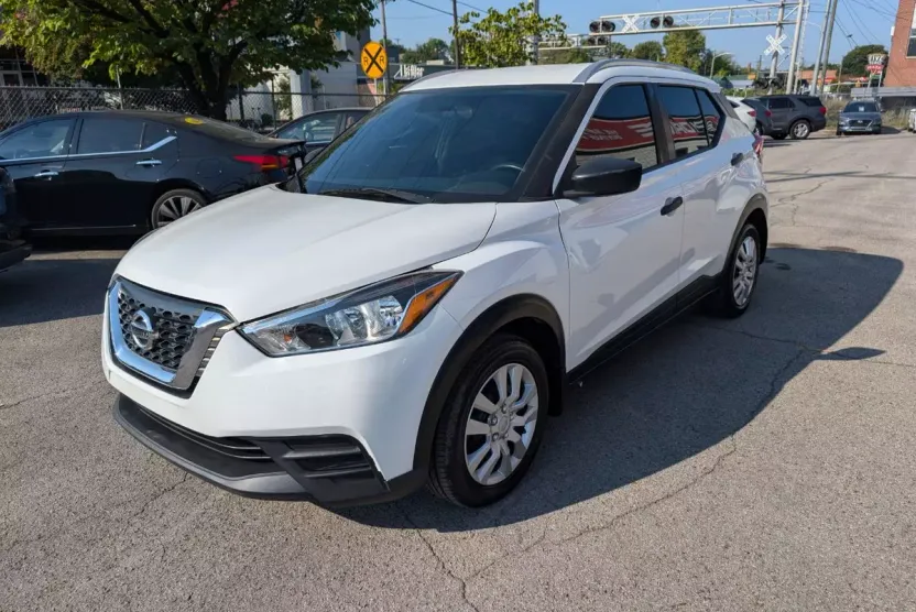 2018 Nissan Kicks S photo 1