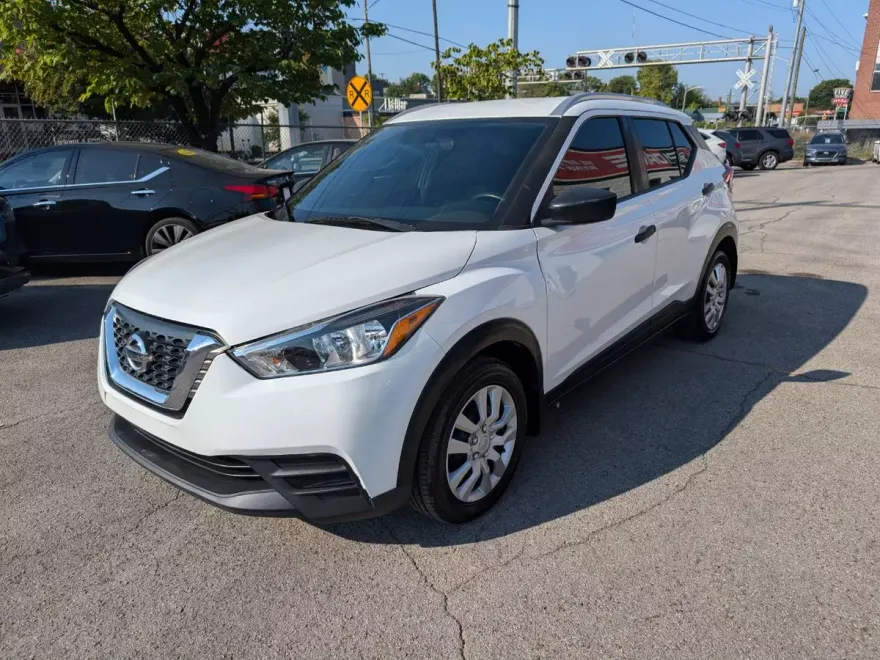 2018 Nissan Kicks S photo 1
