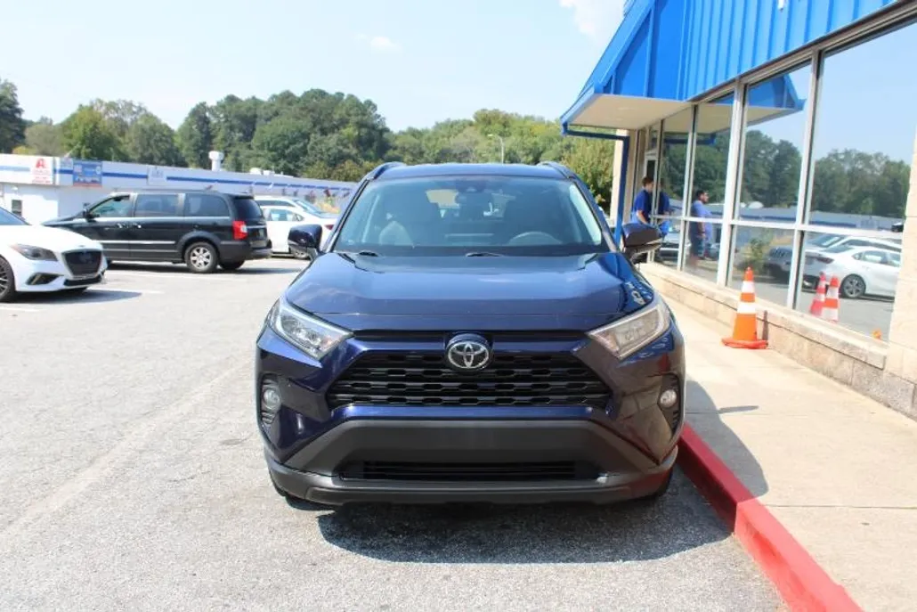 2021 Toyota RAV4 XLE photo 1