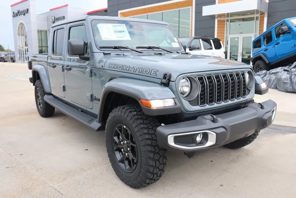 2025 Jeep Gladiator Sport photo 1