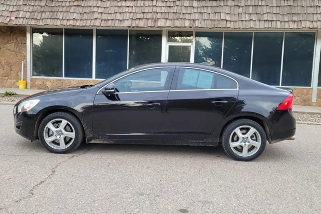 2013 Volvo S60 T5 Platinum photo 1