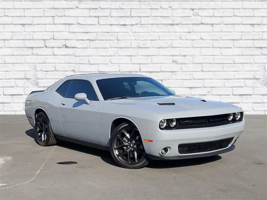 2021 Dodge Challenger SXT photo 1