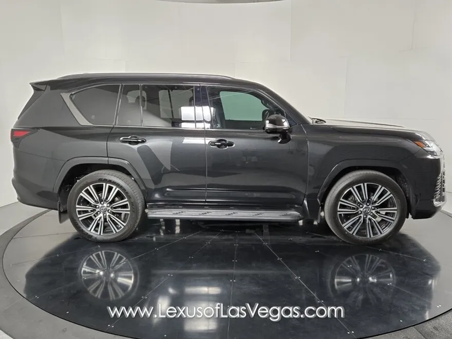 2025 Lexus LX Luxury photo 1