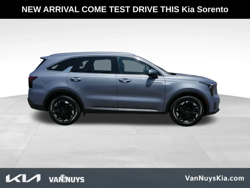 2025 Kia Sorento S photo 1
