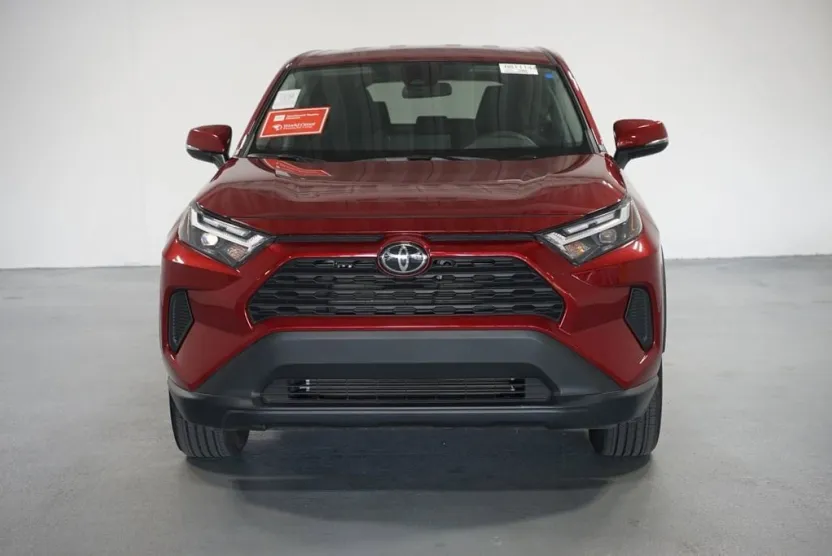 2024 Toyota RAV4 LE photo 1