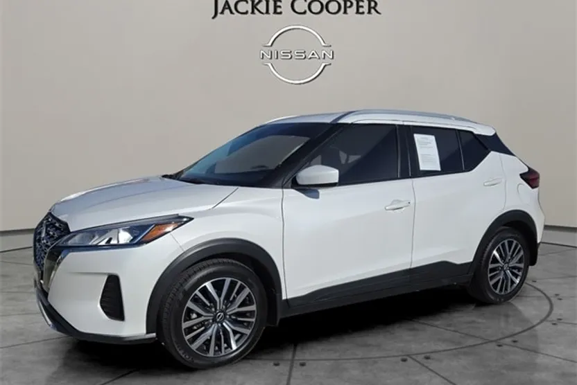 2022 Nissan Kicks SV photo 1