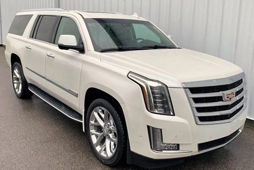 2018 Cadillac Escalade ESV Luxury photo 1