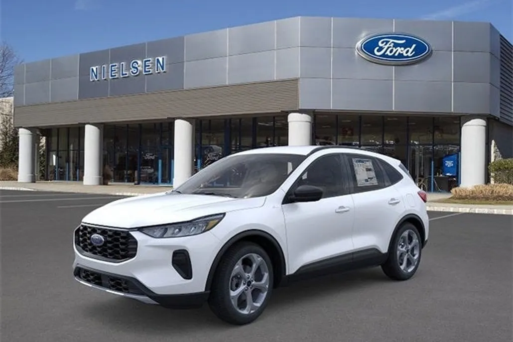 2025 Ford Escape ST-Line photo 1