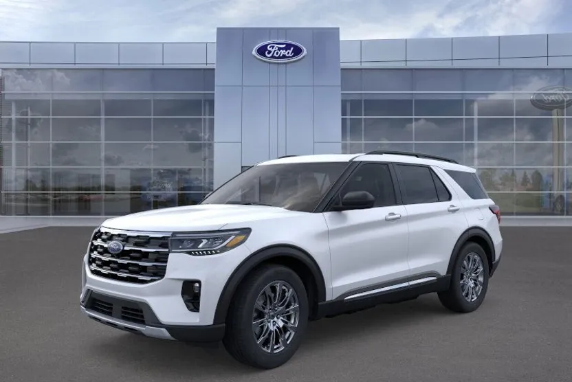 2025 Ford Explorer photo 1