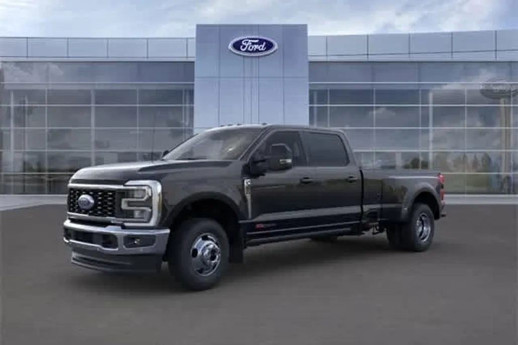 2025 Ford F-350 Lariat photo 1