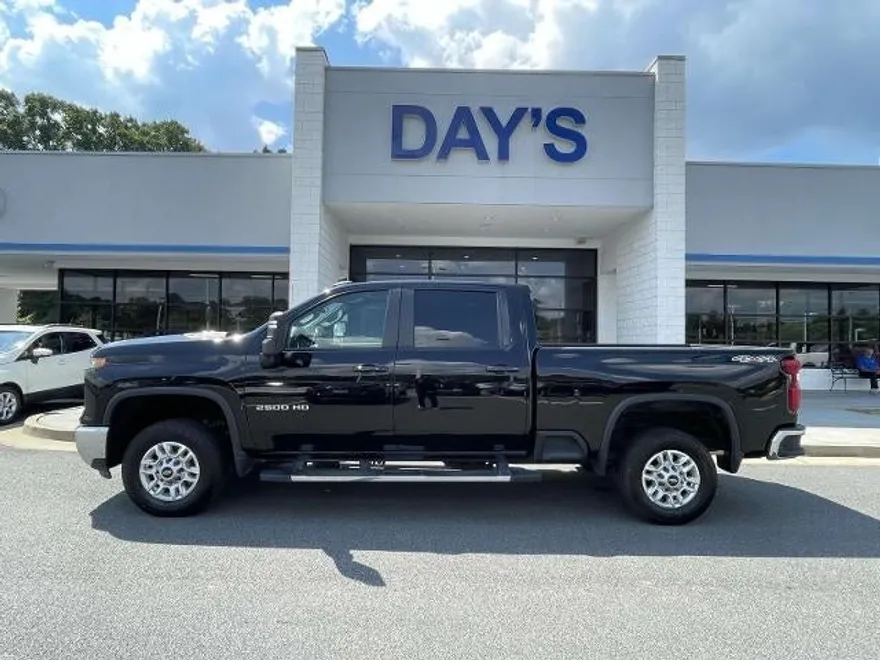 2024 Chevrolet Silverado 2500HD LT photo 1