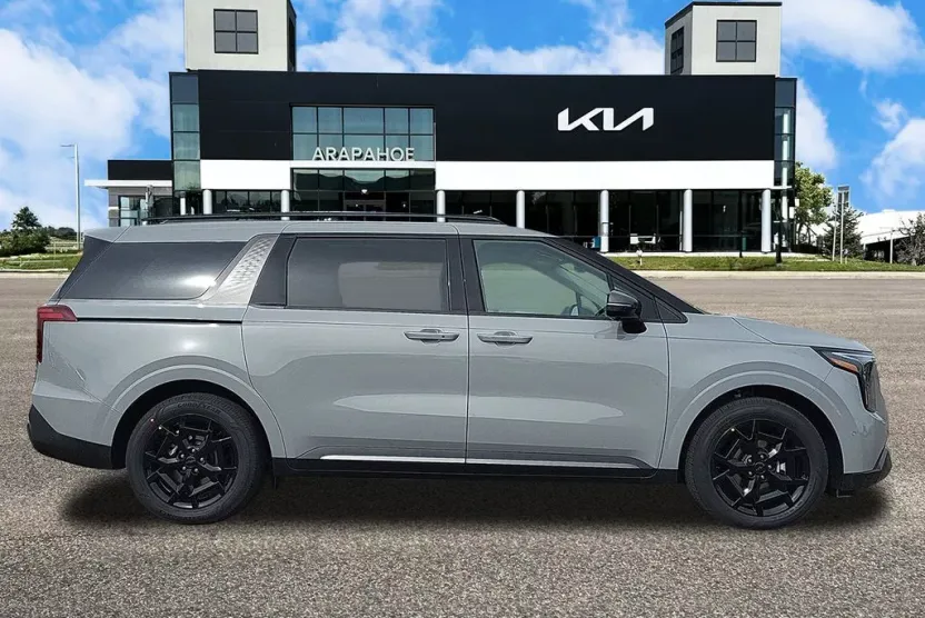 2025 Kia Carnival SX Prestige photo 1