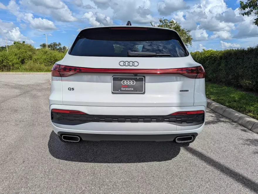 2025 Audi Q5 2.0T Premium Plus photo 1