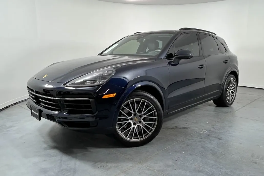 2023 Porsche Cayenne S Platinum Edition photo 1