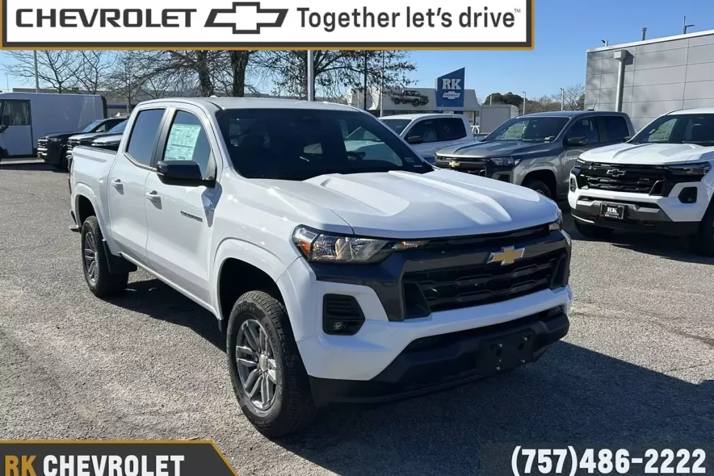 2024 Chevrolet Colorado LT photo 1