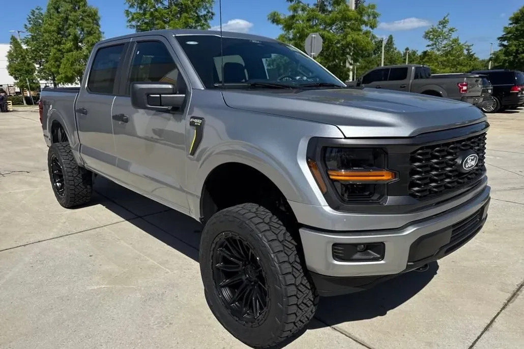 2025 Ford F-150 STX photo 1
