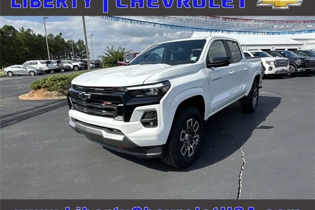2023 Chevrolet Colorado Z71 photo 1