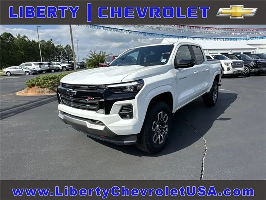 2023 Chevrolet Colorado Z71 photo 1
