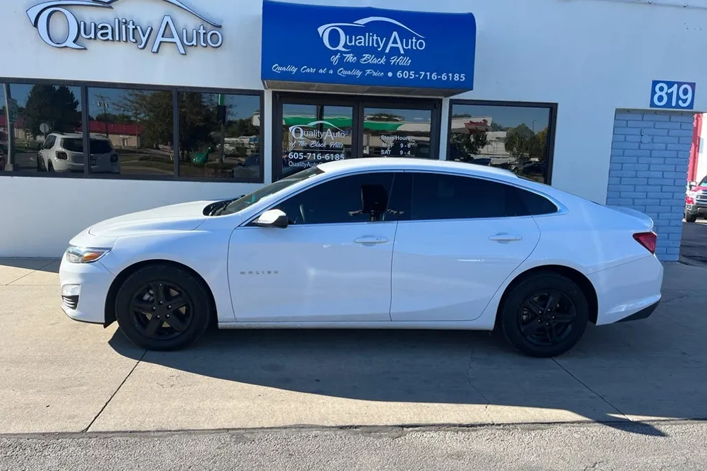 2024 Chevrolet Malibu LS photo 1