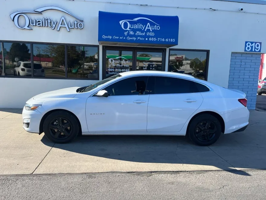 2024 Chevrolet Malibu LS photo 1