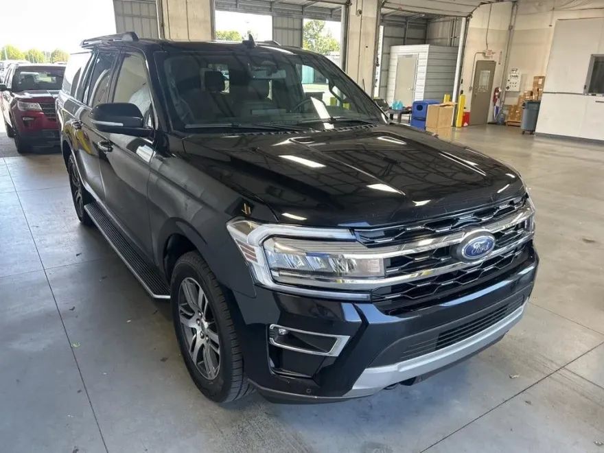 2023 Ford Expedition MAX Limited photo 1