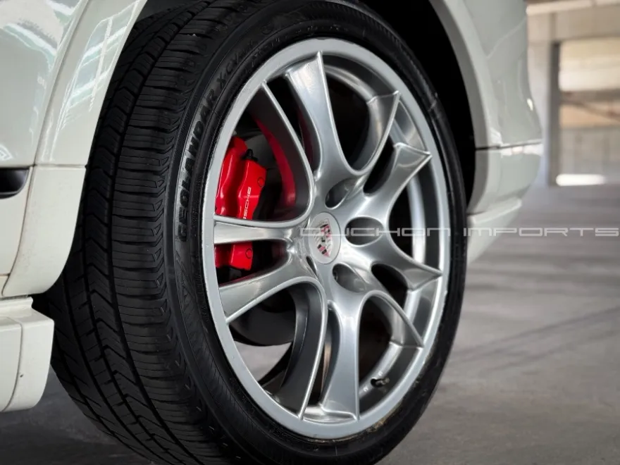 2009 Porsche Cayenne GTS photo 26