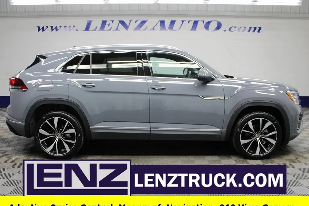 2024 Volkswagen Atlas Cross Sport SEL Premium R-Line photo 1