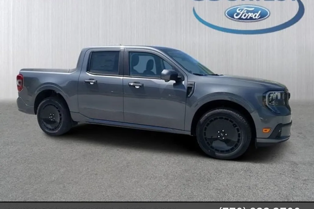2025 Ford Maverick photo 1