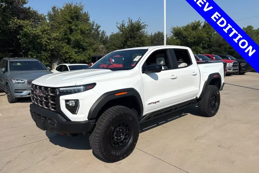 2024 Gmc Canyon AT4X photo 1